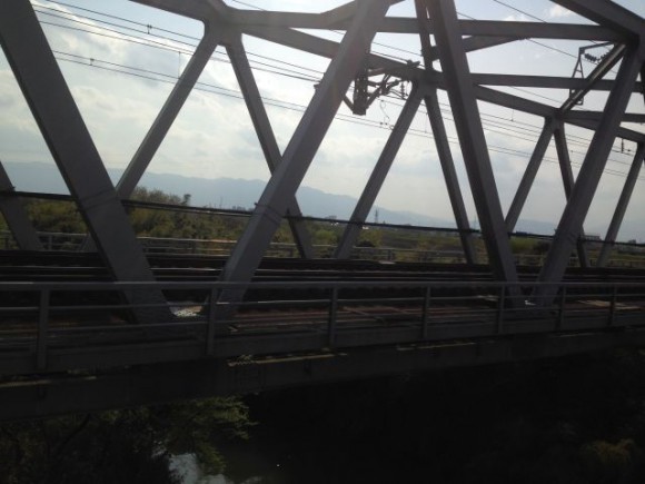 長良川にかかる羽島大橋から至近距離でN700系新幹線を連写してみた