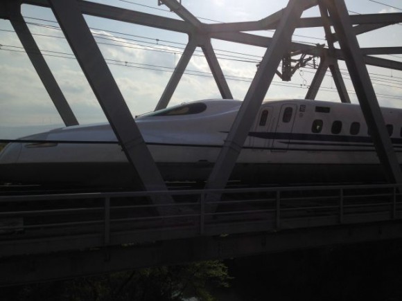 長良川にかかる羽島大橋から至近距離でN700系新幹線を連写してみた